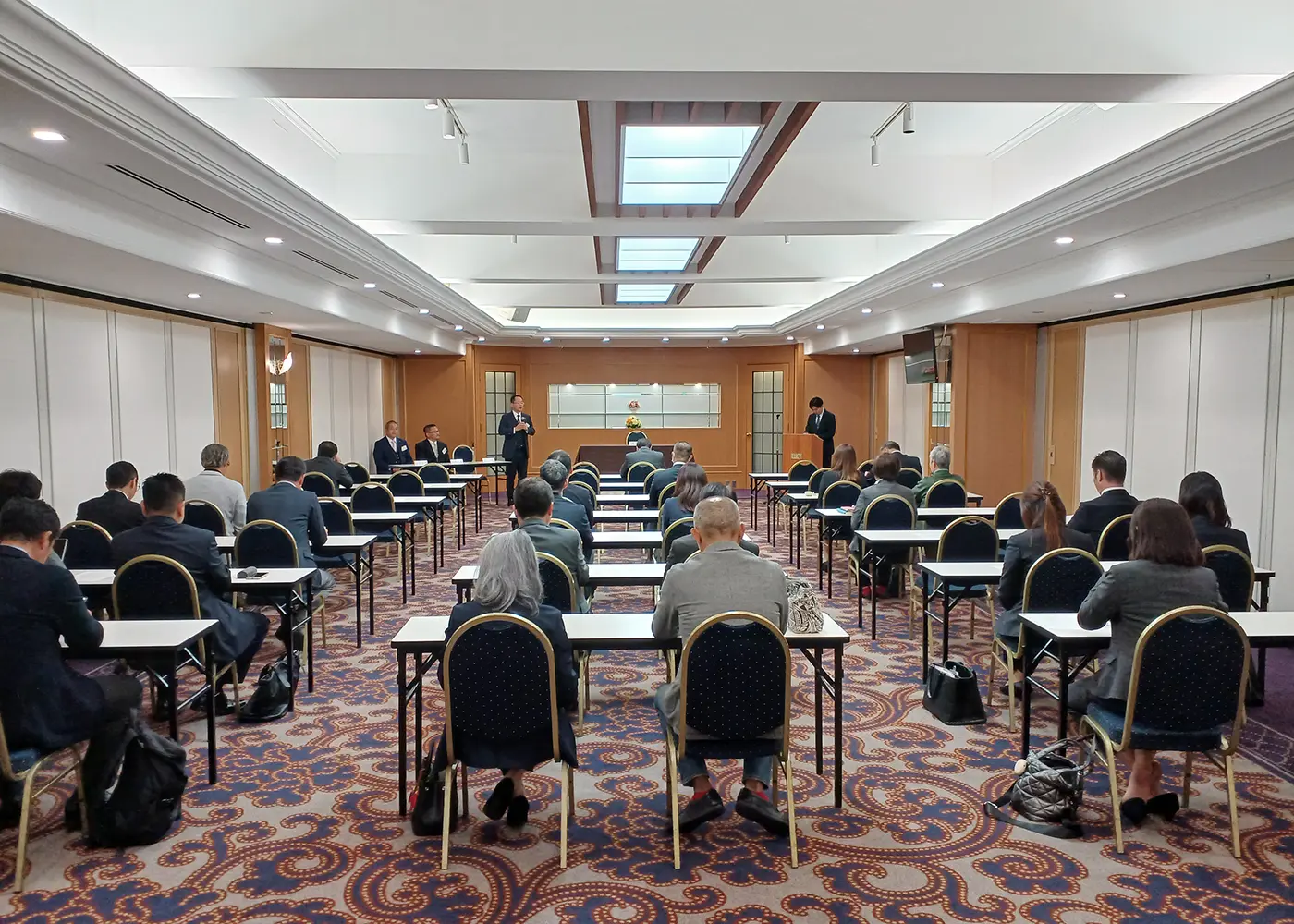 臨時総会・懇親会の様子